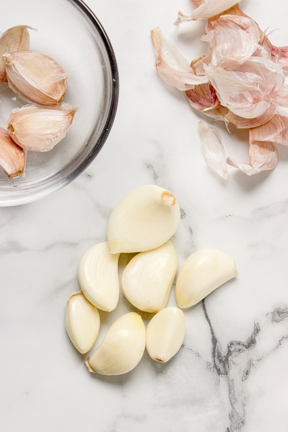 Peeled cloves