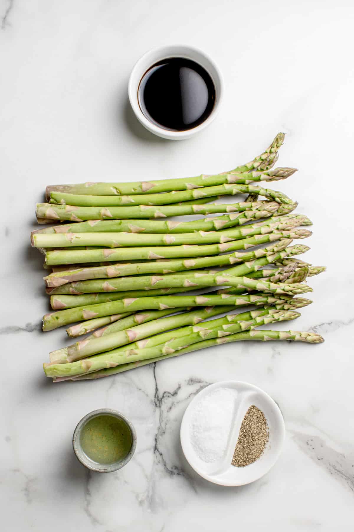 Ingredients for this grilled asparagus recipe