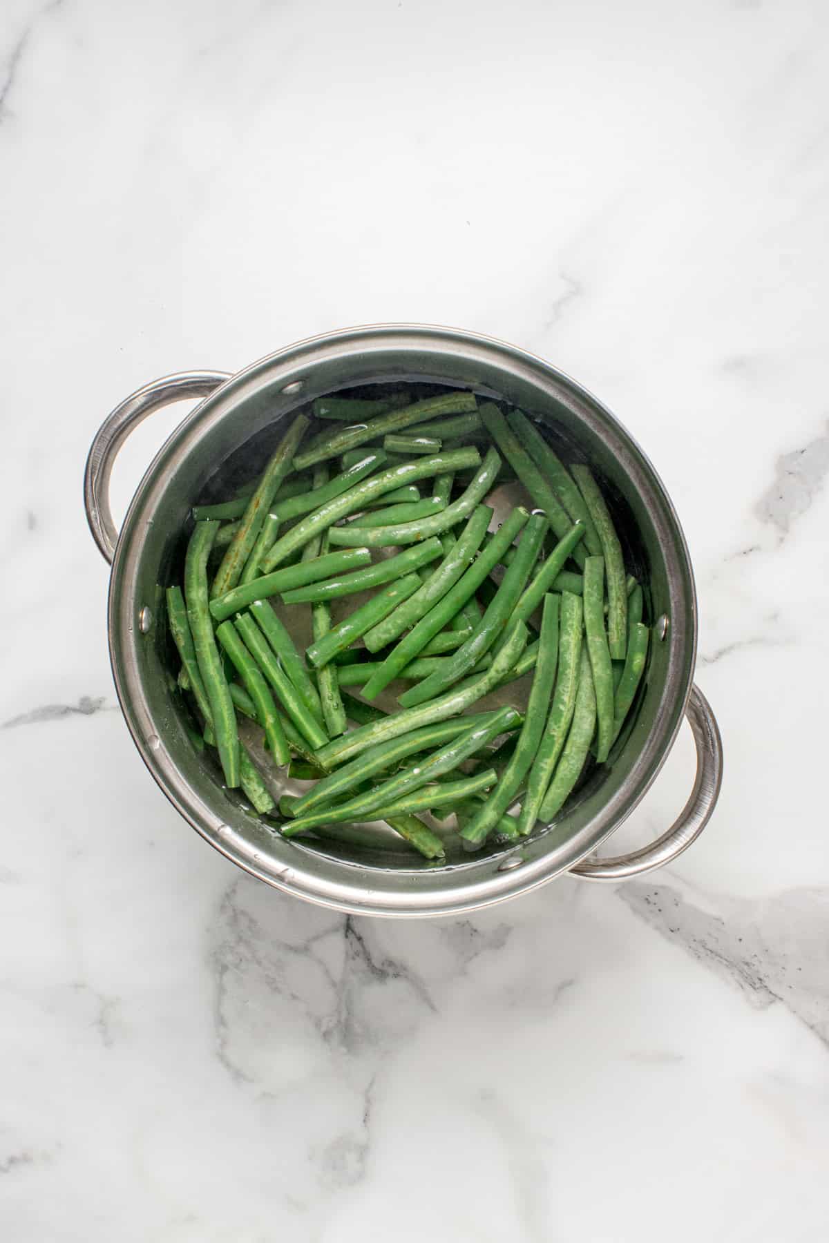 Blanched green beans