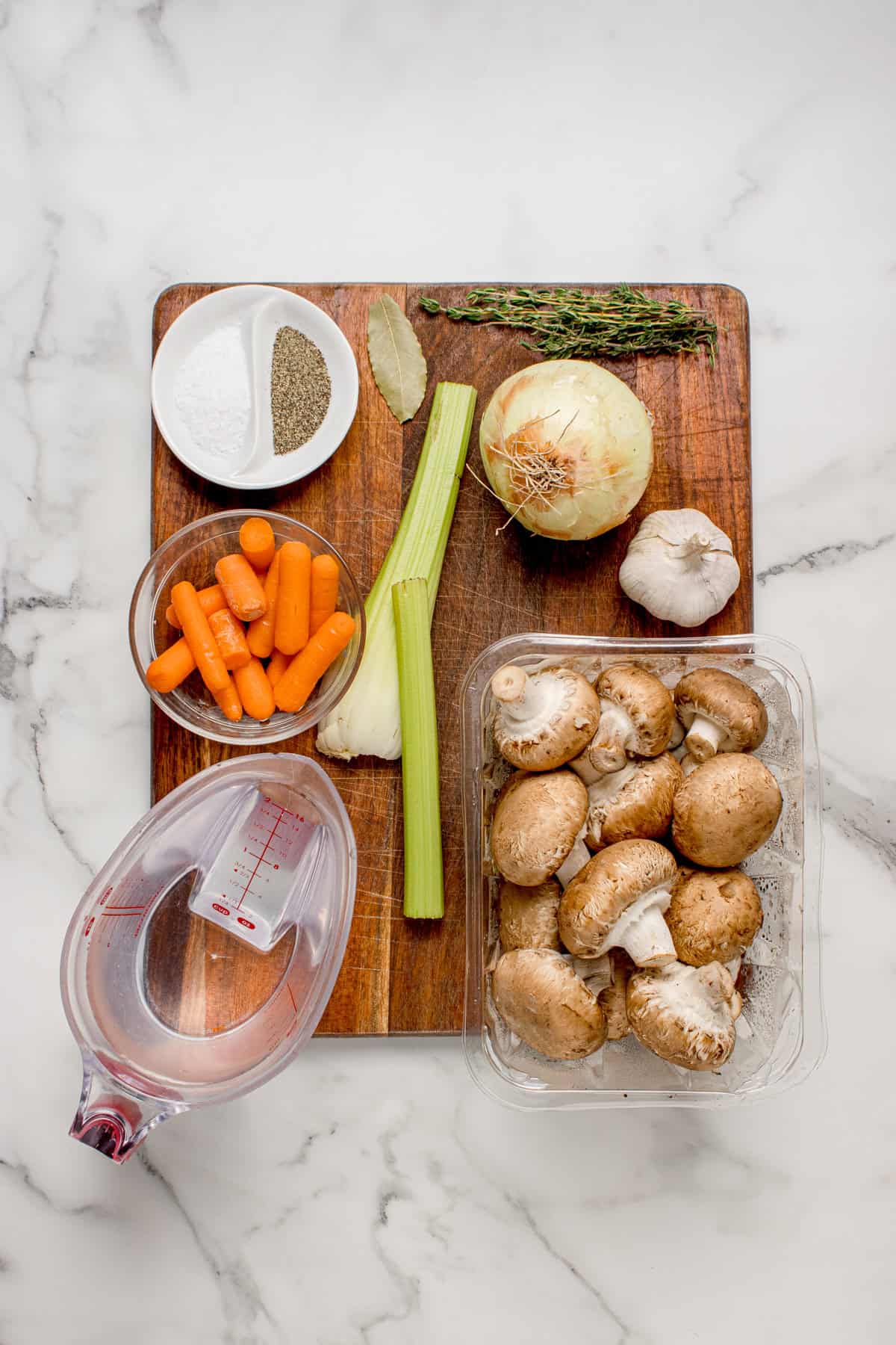 Ingredients for this Mushroom broth recipe.